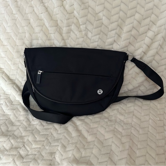 lululemon athletica Handbags - Lululemon All Night Festival Bag 5L